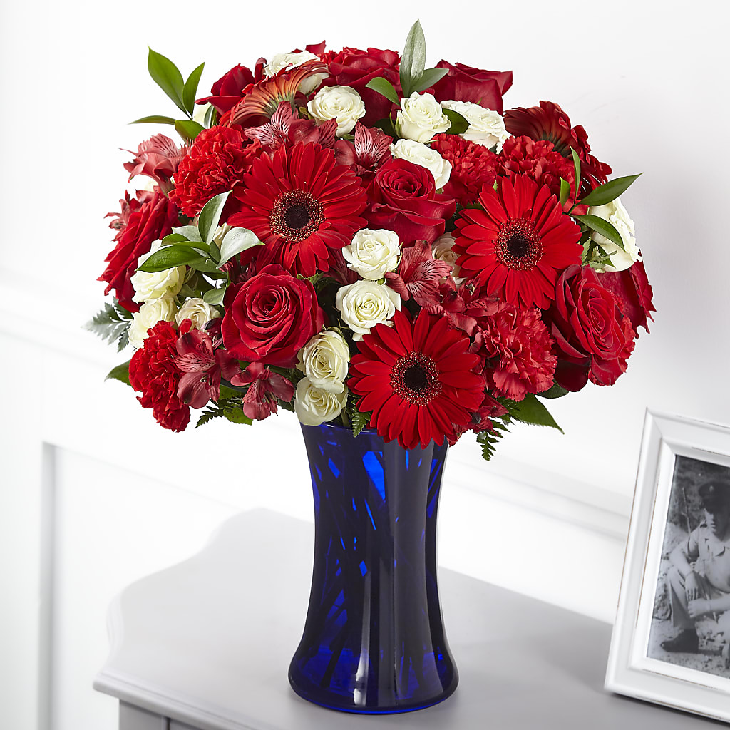 Hearts Embrace Bouquet – Mountain Florist, Clintwood VA