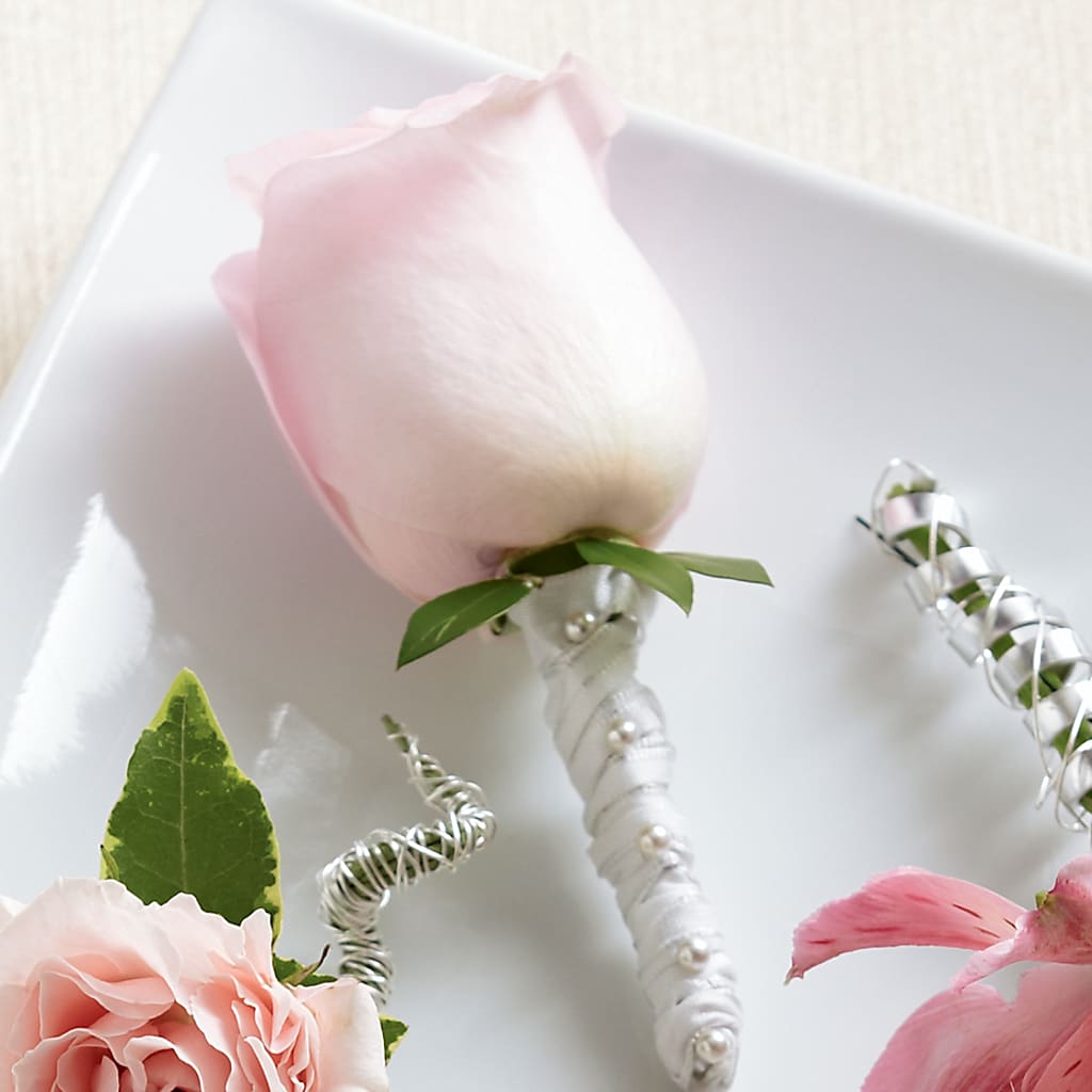 Pink Rose Boutonniere – Mountain Florist, Clintwood VA