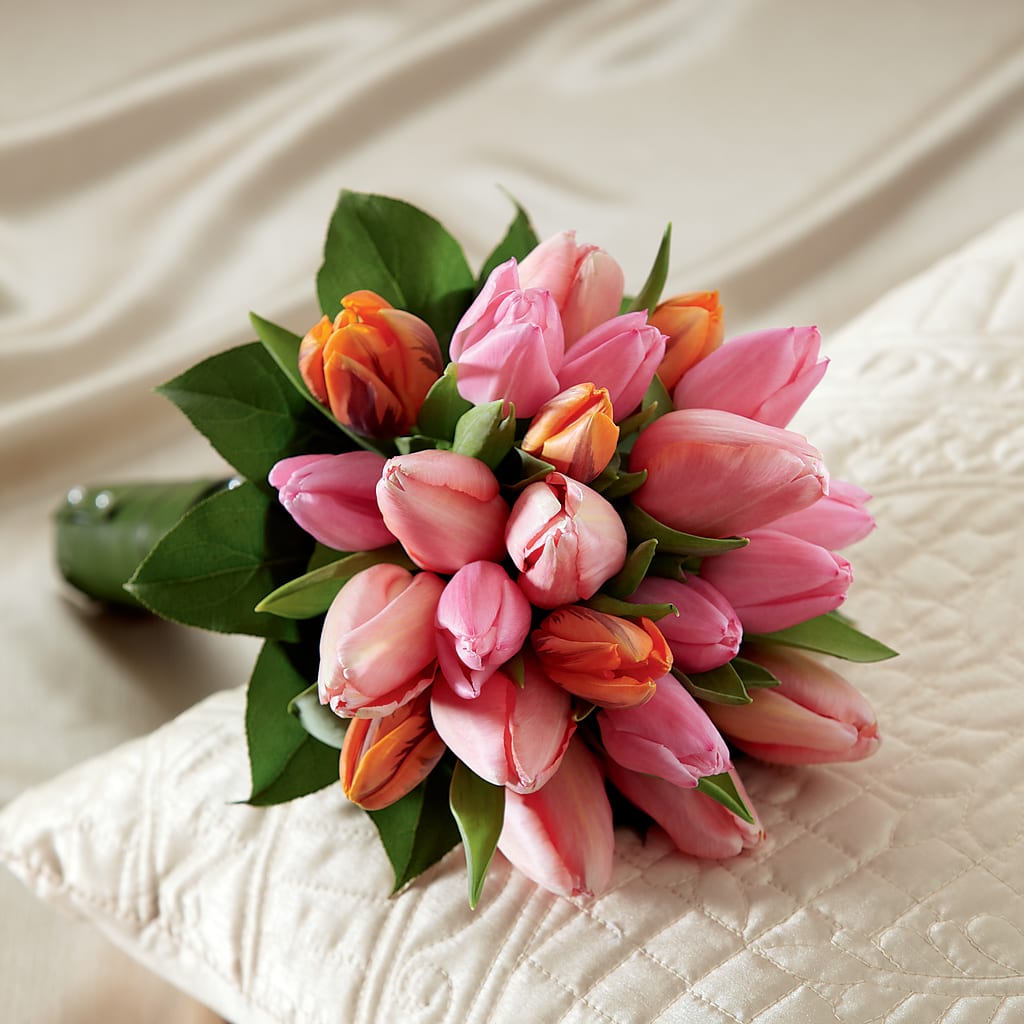 Embraceable Bouquet – Mountain Florist, Clintwood VA