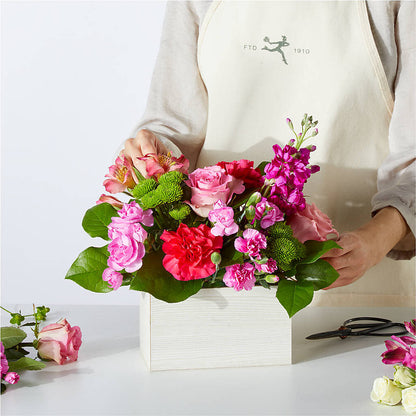 Sweetberry Box – A Florist Original –  Mountain Florist, Clintwood VA