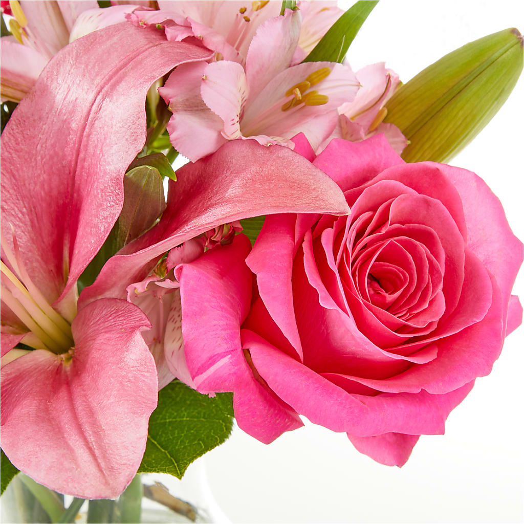 Lots of Love Bouquet –  Mountain Florist, Clintwood VA